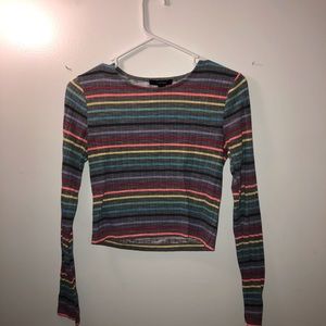 FOREVER 21 LONG SLEEVE CROPPED TEE